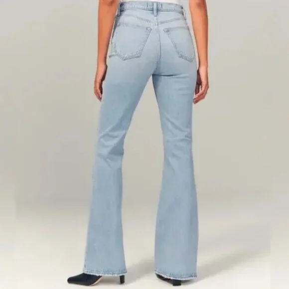 Abercrombie & Fitch The Flare Ultra High Rise Jean - Picture 2 of 5